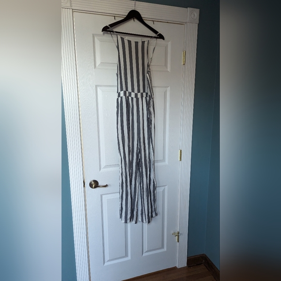 Vacation Jumpsuit - Picture 1 of 3